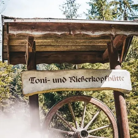 Toni Huette Am Riesserkopf * Garmisch-Partenkirchen